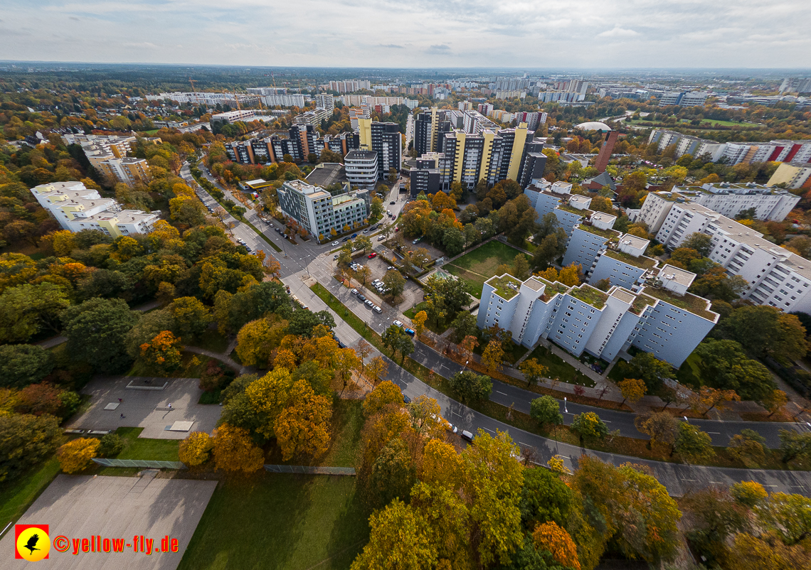 13.10.2022 - Marx-Zenrtum am Karl-Marx-Ring in Neuperlach
